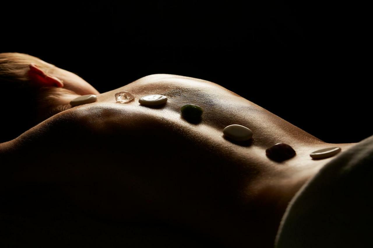 帕彩酒店 维尔纽斯 外观 照片 Hot stone massage