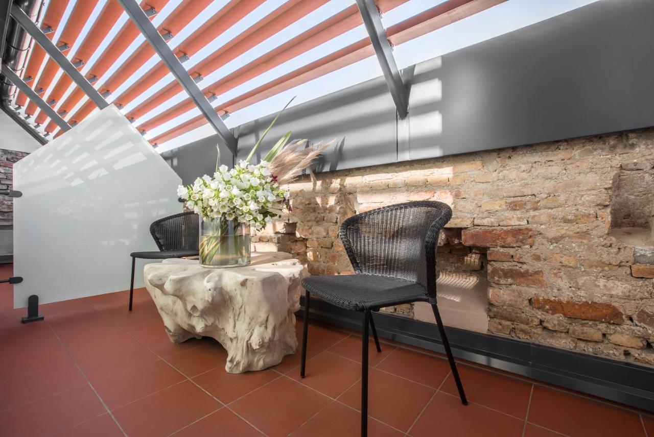 帕彩酒店 维尔纽斯 外观 照片 A balcony