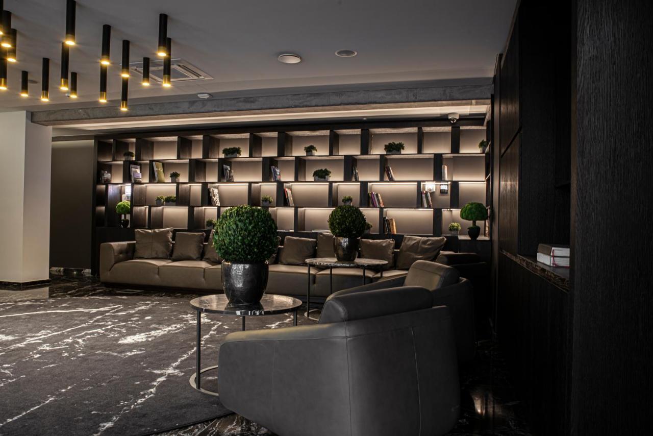 帕彩酒店 维尔纽斯 外观 照片 The lobby of the hotel
