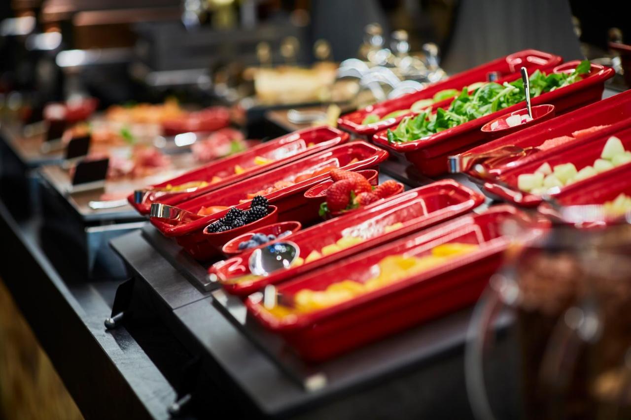 帕彩酒店 维尔纽斯 外观 照片 A salad bar